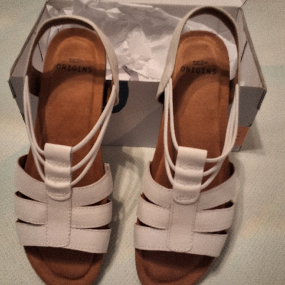 Womens Origins White Sandals Size 9 NWOT